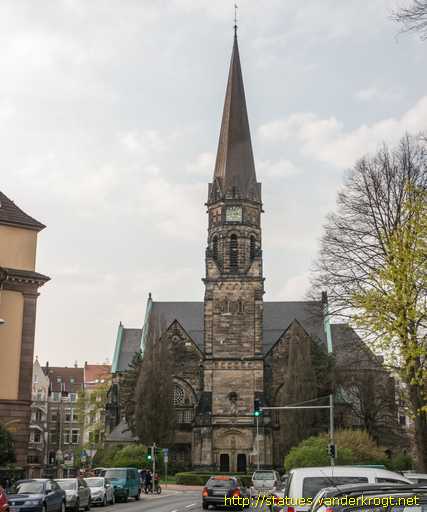Hannover / Skulpturen an der Markuskirche