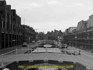 Delft - Gasthuislaan vanaf de Ursulabrug