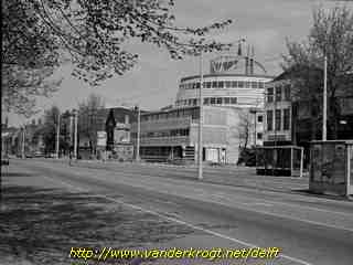 Delft - Phoenixstraat met stadskantoor