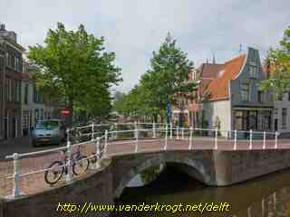Delft - Minrebroersbrug en Molslaan