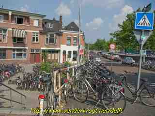 Delft - Van Leeuwenhoeksingel en Houttuinen