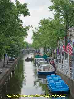 Delft - Waterfiets en rondvaartboten