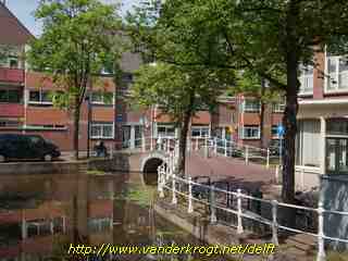 Delft - Verwersdijk met Nobelbrug
