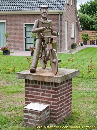 Grolloo -  Boer met melkbus