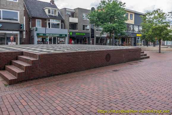 Hoogeveen -  Kroningsdeksel Willem-Alexander en Máxima