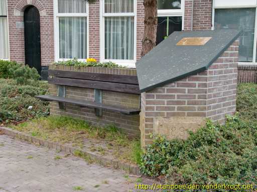 Meppel -  Gedenkbank Woningverbetering