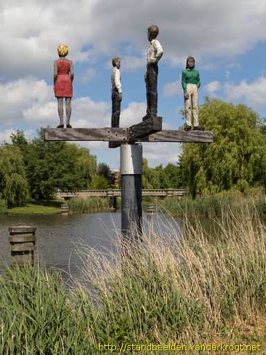 Almere Stad -  Vier figuren in caroussel