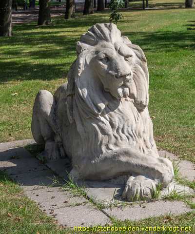 Emmeloord -  Twee Leeuwen