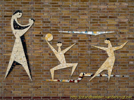 Tollebeek -  Maria met spelende Kinderen