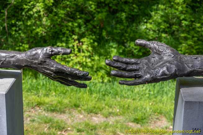 Heerenveen -  Handen en armen (II)