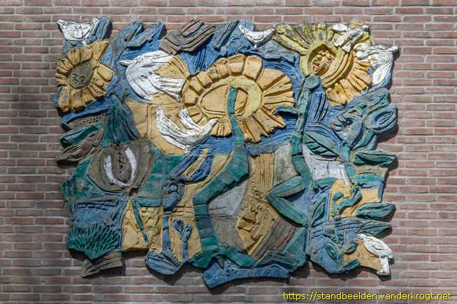 Heerenveen -  Wandplastiek Zonnebloemen en vogels