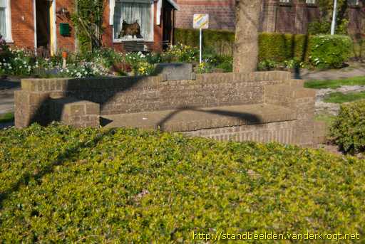 Munnekezijl -  Gedenkbank Evacuatie 1945