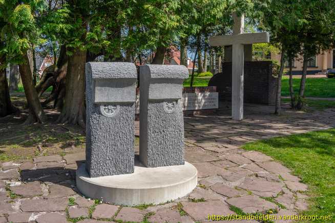 Drachten -  Monument ter nagedachtenis aan de omgekomen Roma