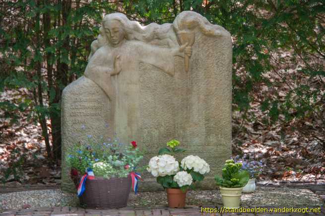 Radio Kootwijk -  Monument bij Radio Kootwijk