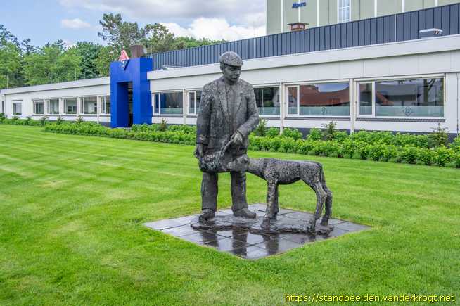 Uddel -  Man met kalf