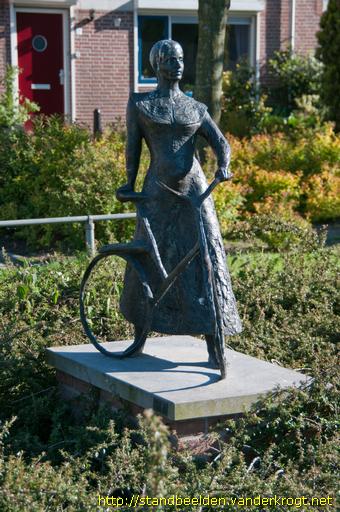 Barneveld -  Meisje met fiets