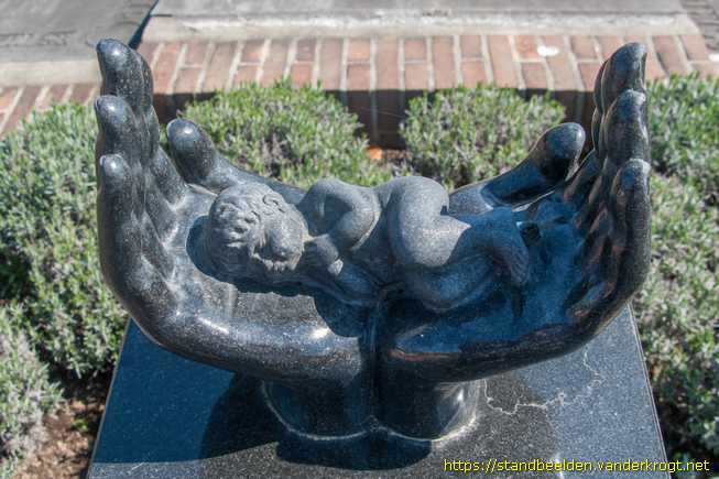 Keijenborg -  Monument voor het ongedoopte kind