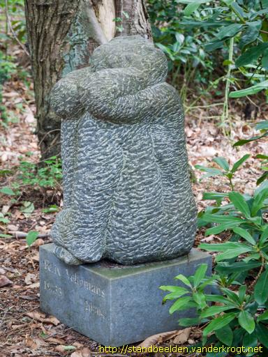 Heilig Landstichting -  Hurkende vrouw