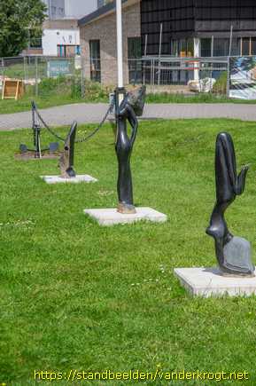 Lochem -  Drie Shonasculpturen