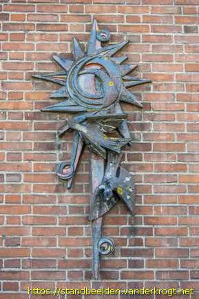 Hedel - Keramisch wandkunstwerk zon en vogel