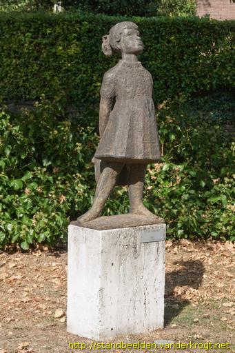 Nijmegen -  Meisje met schooltas
