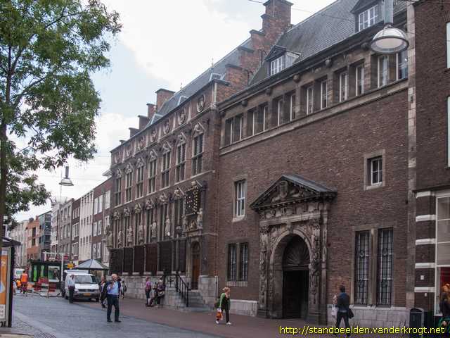 Nijmegen -  Acht keizerbeelden