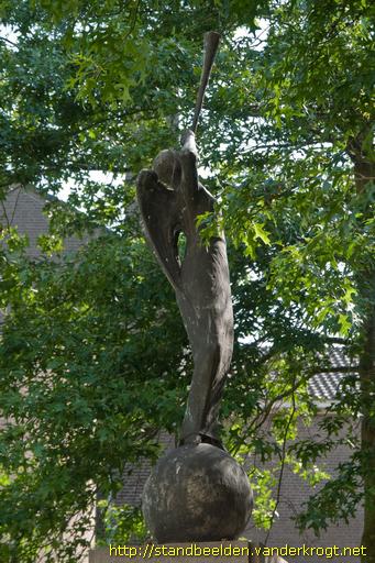 Ulft -  Engel met bazuin