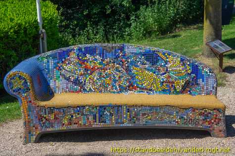 Netterden -  Social sofa 'Vrijheidsbank'