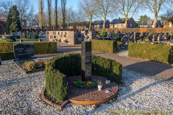 Oud-Zevenaar -  Monument voor het ongedoopte kind