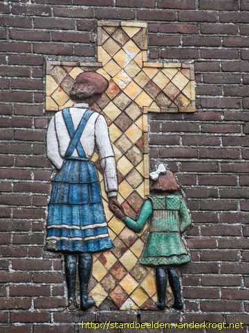 Kloosterburen -  Tegeltableau Moeder en dochter