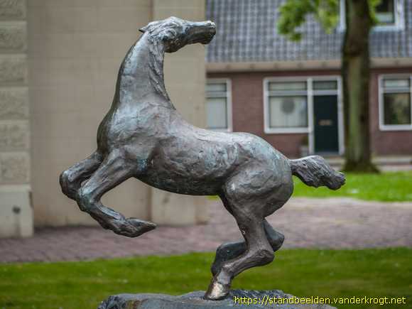 Spijk -  De schreeuw en het draaiende paard
