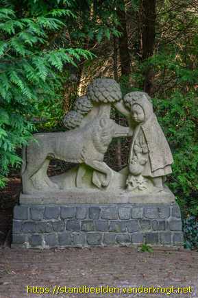 Stadskanaal -  Roodkapje en de wolf