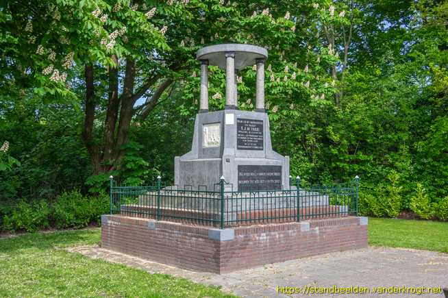 Wildervank -  Monument K.J. de Vrieze