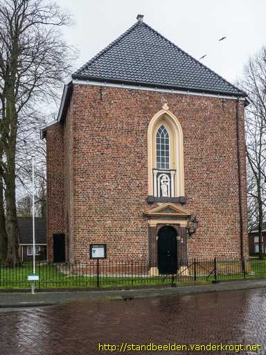 Scheemda -  Bijbellezende vrouw