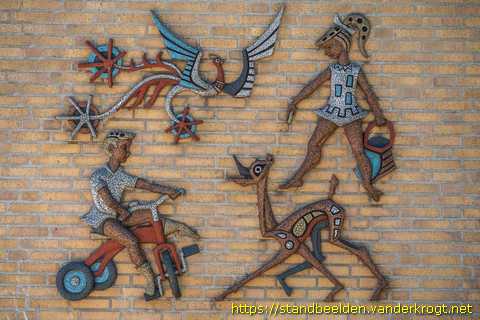 Sint Joost -  Spelende kinderen en dieren