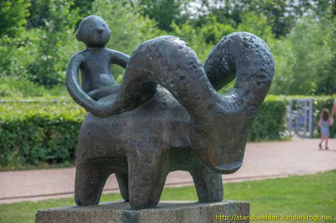 Nieuwstadt -  Jongen op ram