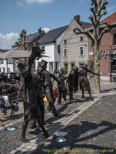 Eijsden -  Groep danst de Cramignon