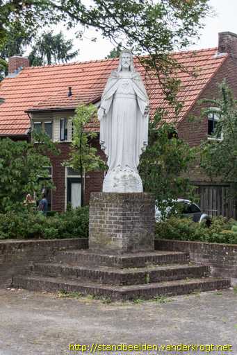 Gennep -  Heilig Hartbeeld