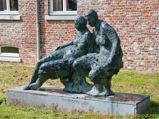 Mechelen -  Twee zittende vrouwen