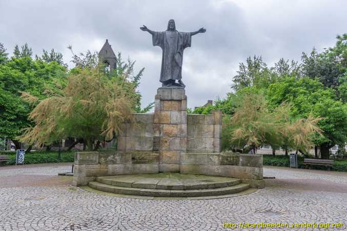 Heerlen -  Heilig Hartbeeld