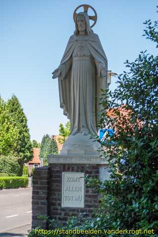 Broekhuizen -  Heilig Hartbeeld