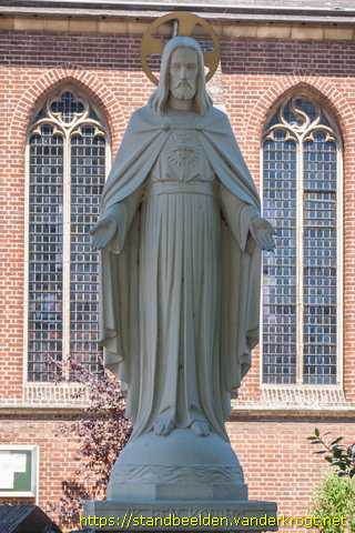 Broekhuizen - Heilig Hartbeeld