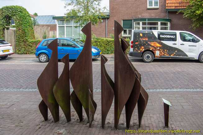 Sevenum -  Sculptuur van 10 figuren