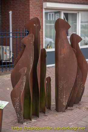 Sevenum -  Sculptuur van 10 figuren