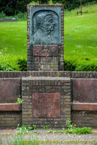 Maastricht -  Burg. van Oppenbank
