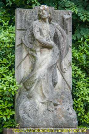 Ulestraten - Monument W.O. II (Heilig Hartbeeld)