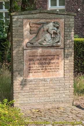 Rothenbach -  Monument voor dokter Meuwissen