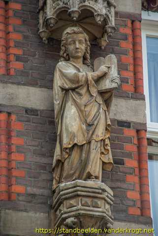 Roermond -  Engel met de Tien Geboden