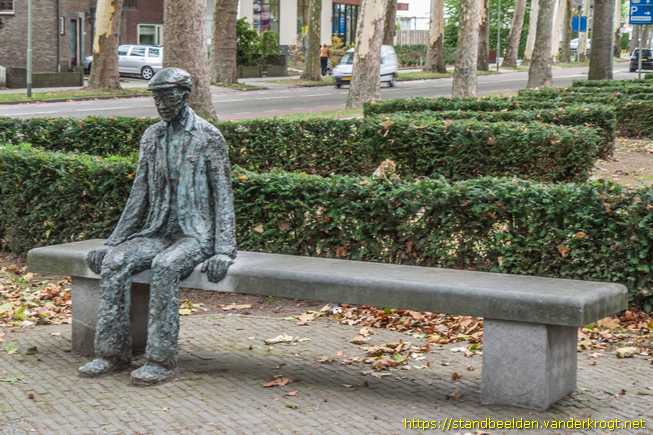 Geleen -  Man op de bank