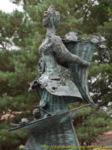 Munstergeleen -  Notre Reine, Déesse des vignes